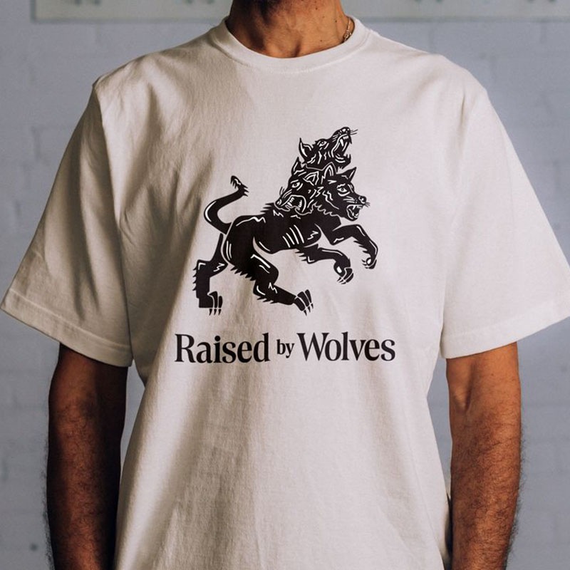 ��RAISED BY WOLVES/�쥤���ɥХ�����֥���CERBERUS TEE T����� / WHITE