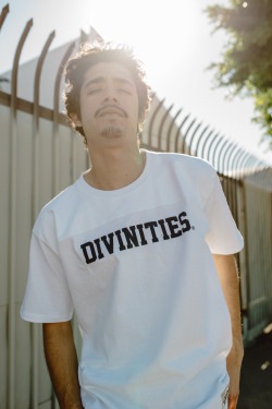 ��DIVINITIES/�ǥ��ӥ˥ƥ�������FOOTBALL TOP T����� / WHITE �ۥ磻�� ��