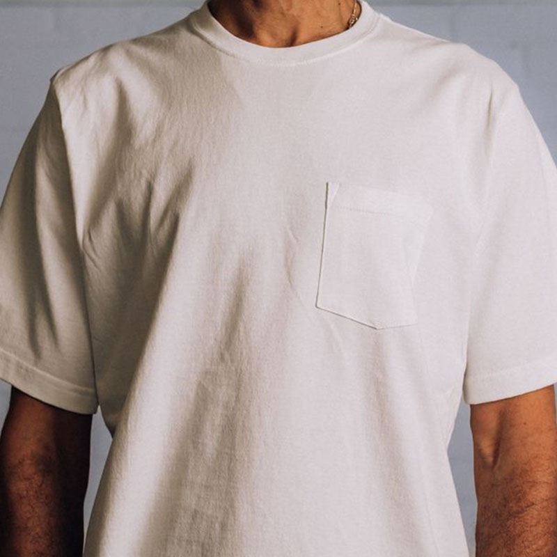 ��RAISED BY WOLVES/�쥤���ɥХ�����֥���POCKET TEES  T����� / WHITE