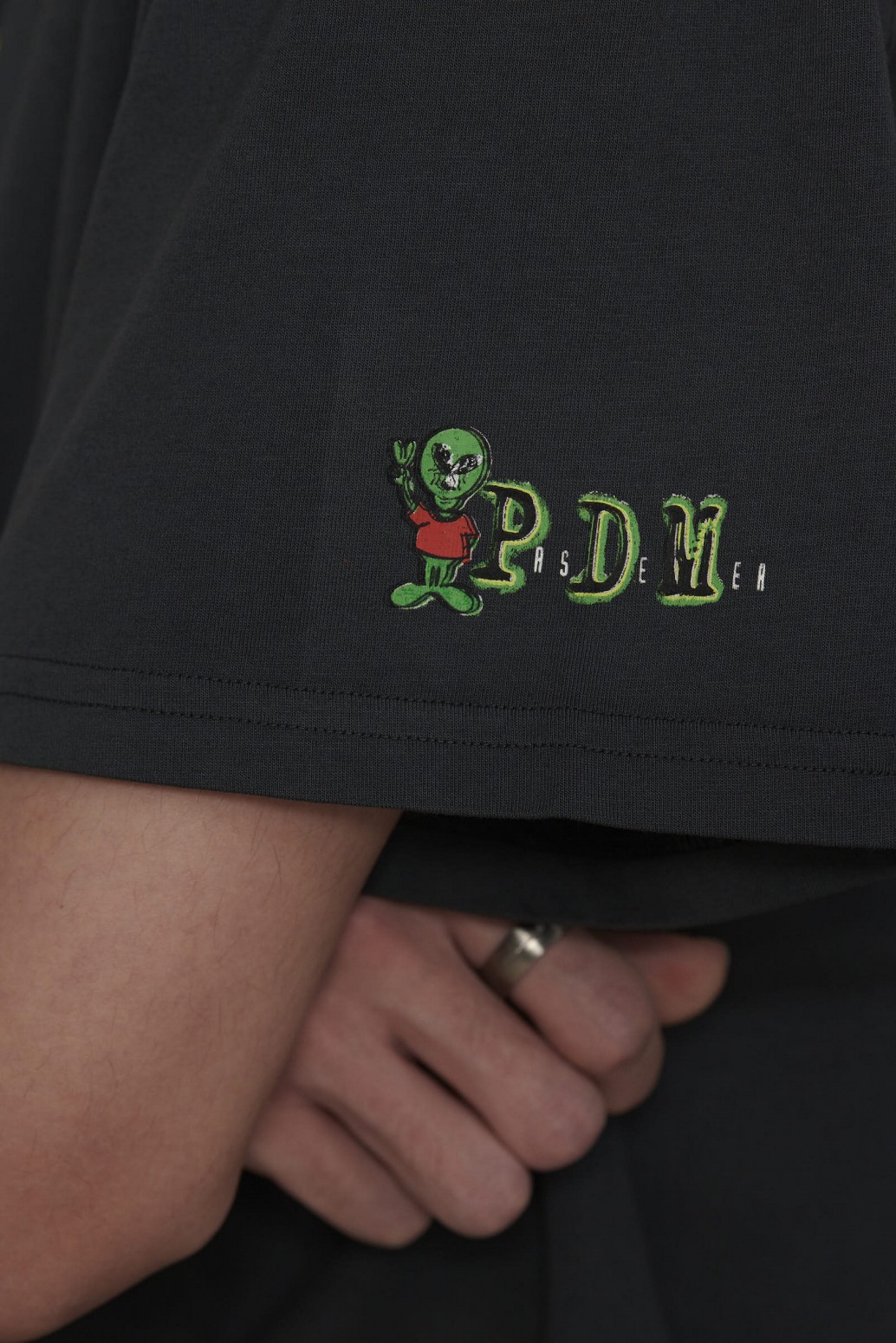 PAS DE MER/ѥɥHELL FOLKS T-SHIRT T / BLACK