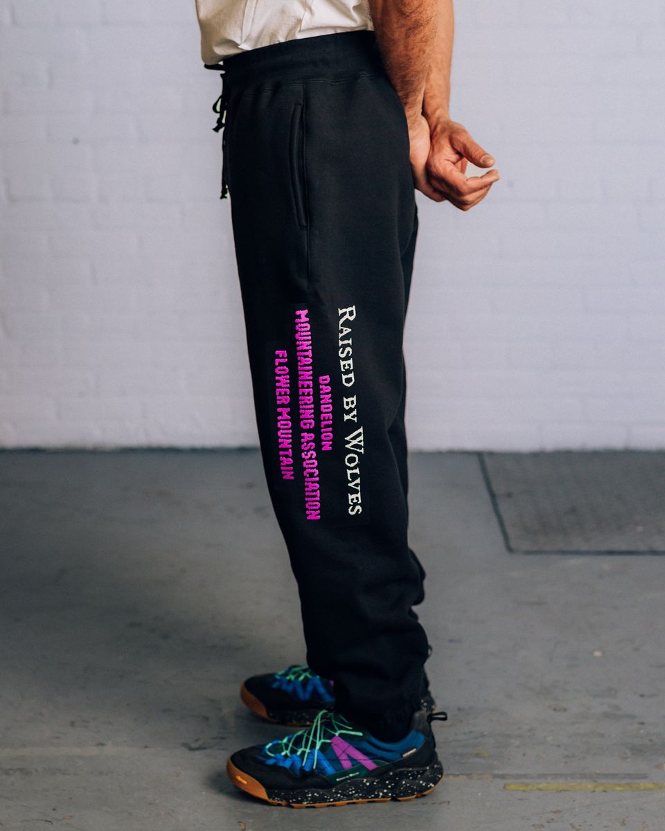 ��RAISED BY WOLVES/�쥤���ɥХ�����֥���DMA SWEATPANTS �������åȥѥ�� / BLACK