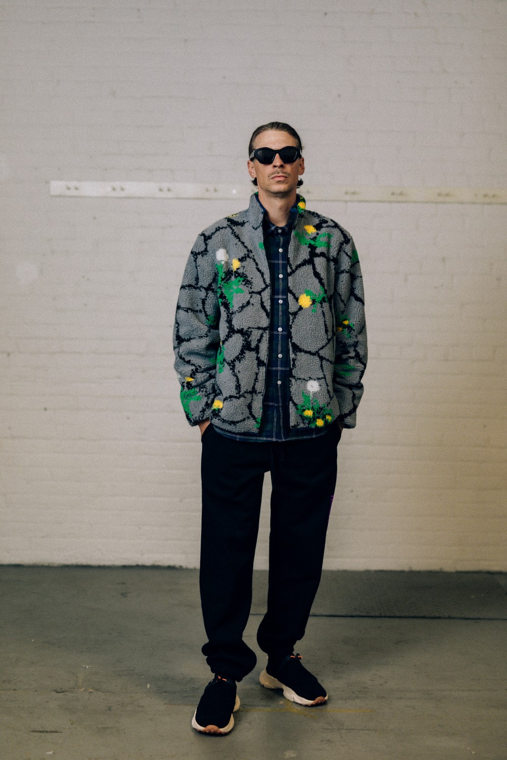 ��RAISED BY WOLVES/�쥤���ɥХ�����֥���DMA SWEATPANTS �������åȥѥ�� / BLACK