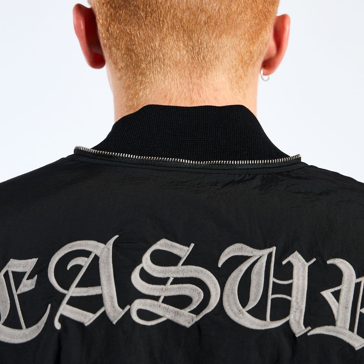 PLEASURES/ץ쥸㡼DRAGON BOMBER ܥС㥱å / BLACK