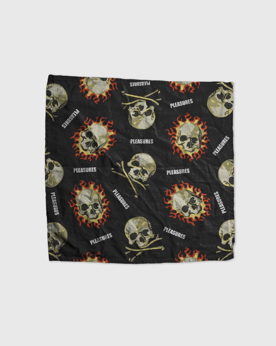 ��PLEASURES/�ץ쥸�㡼����SKULL BANDANA �Х���� / BLACK