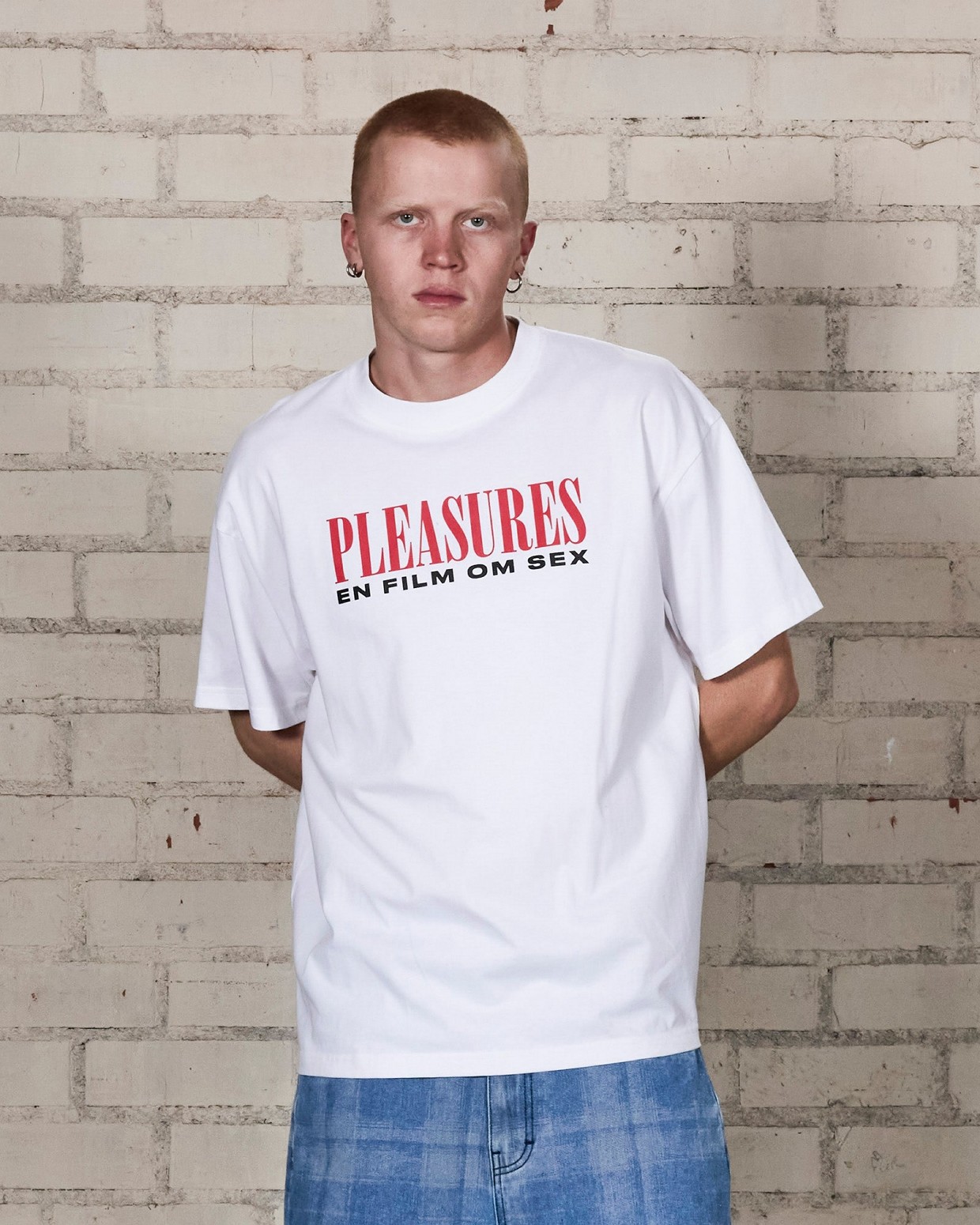 ��PLEASURES/�ץ쥸�㡼����ON FILM T-SHIRT T����� / WHITE