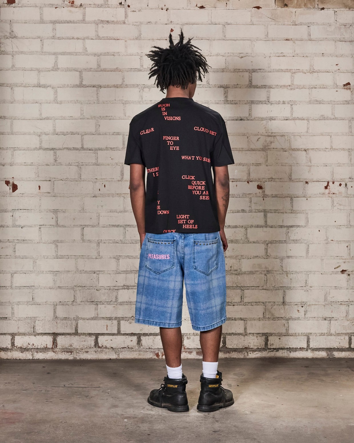 ��PLEASURES/�ץ쥸�㡼����INDOORS T-SHIRT T����� / BLACK