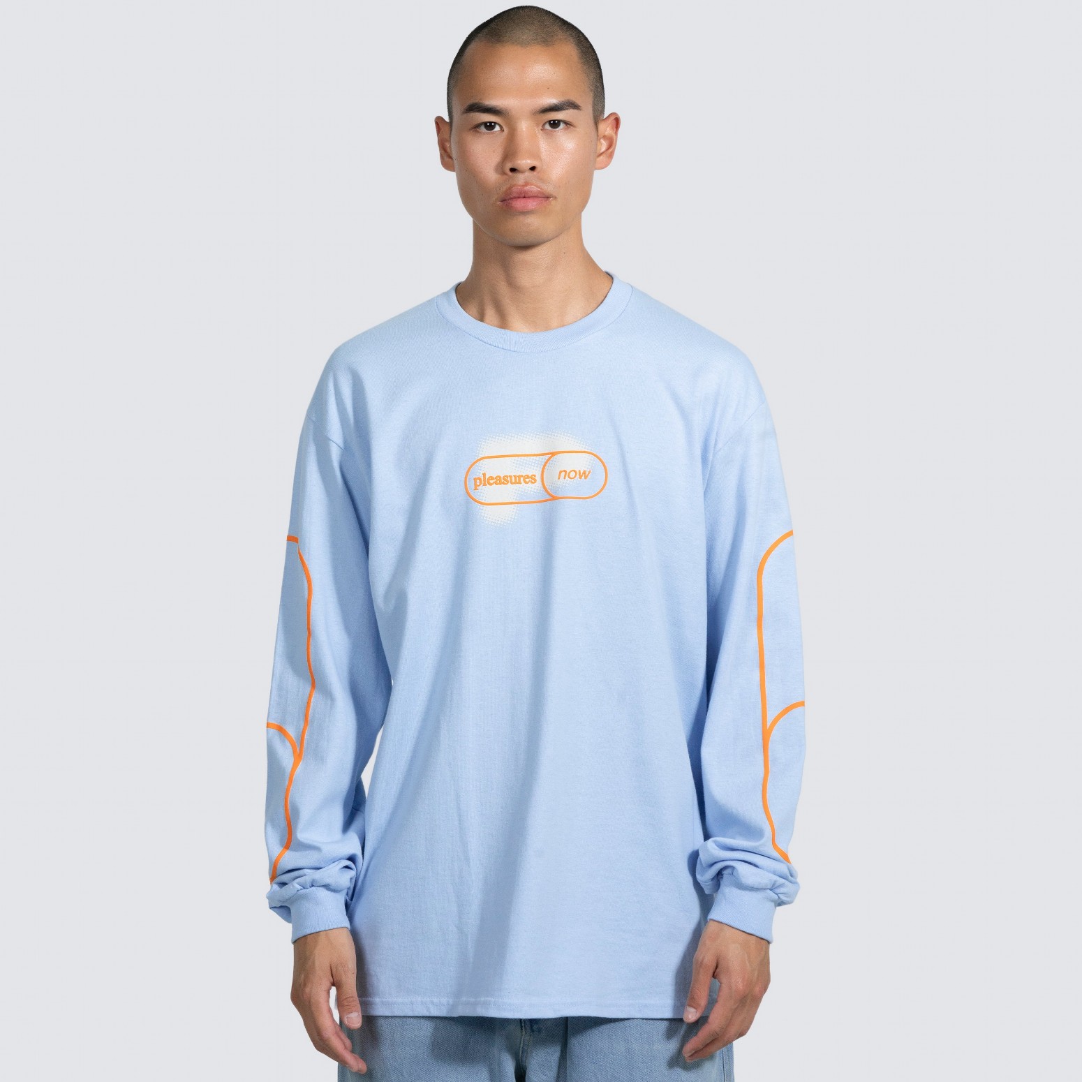��PLEASURES/�ץ쥸�㡼����PIXEL P LONG SLEEVE ĹµT����� / LIGHT BLUE
