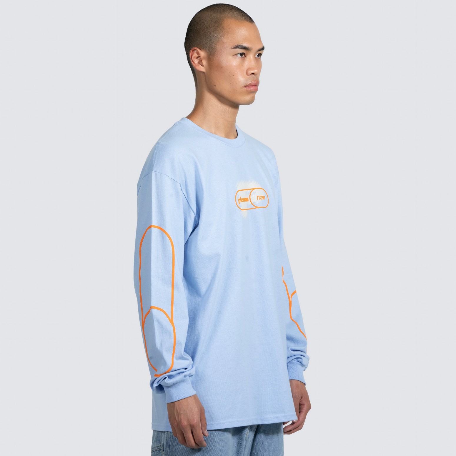 ��PLEASURES/�ץ쥸�㡼����PIXEL P LONG SLEEVE ĹµT����� / LIGHT BLUE
