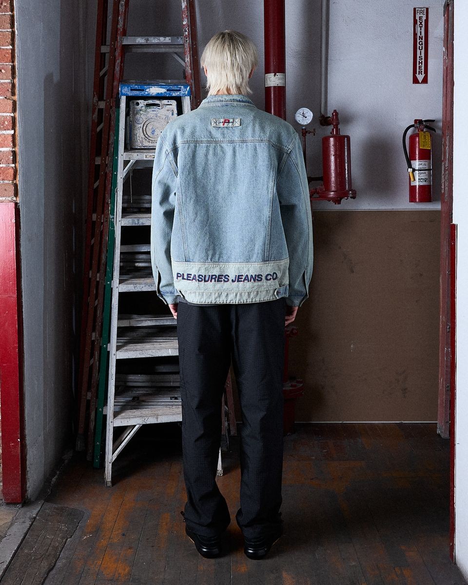 ��PLEASURES/�ץ쥸�㡼����PARK INSULATED DENIM JACKET �ǥ˥ॸ�㥱�å� / INDIGO