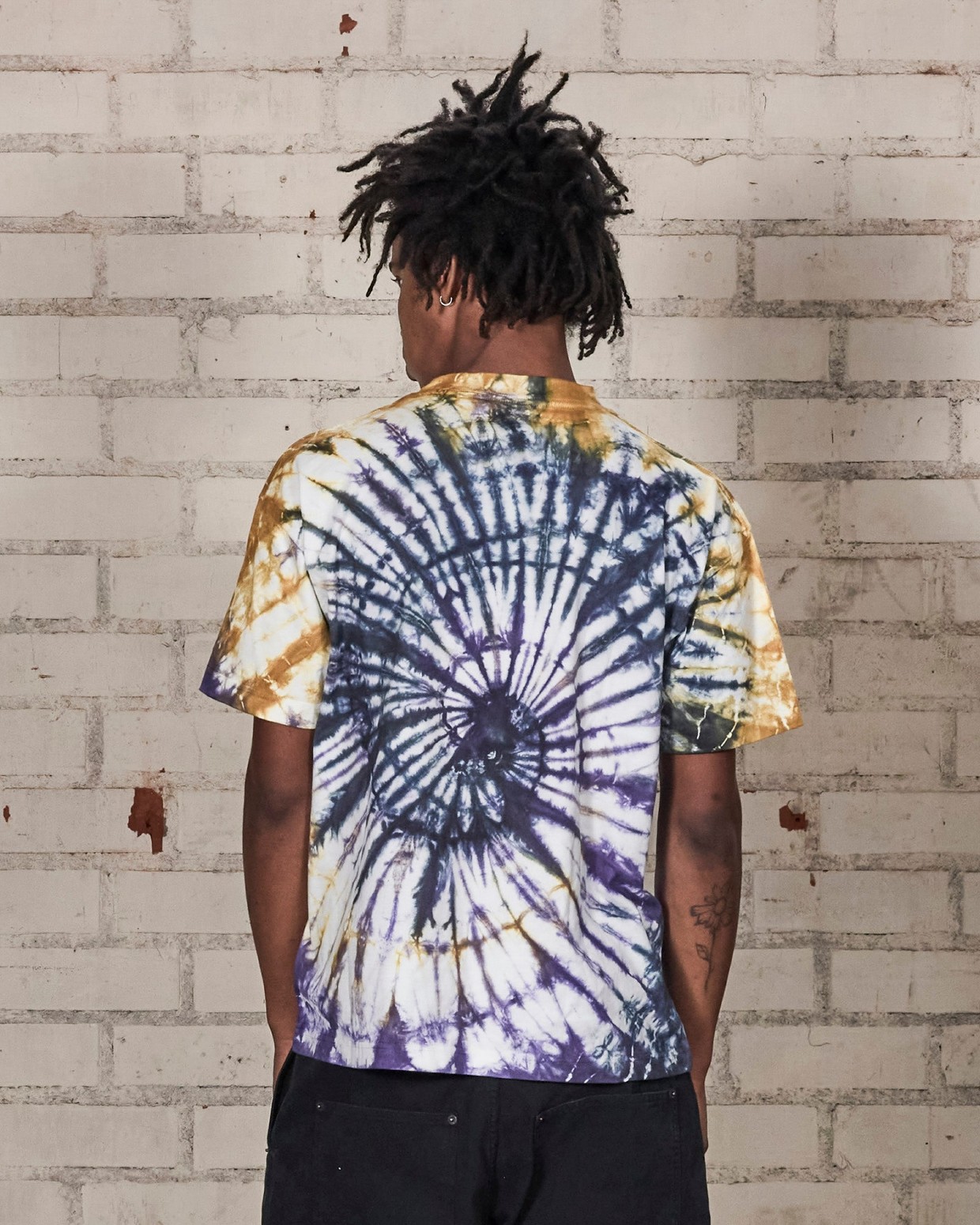 ��PLEASURES/�ץ쥸�㡼����INSIDE JOB T-SHIRT T����� / TIE-DYE