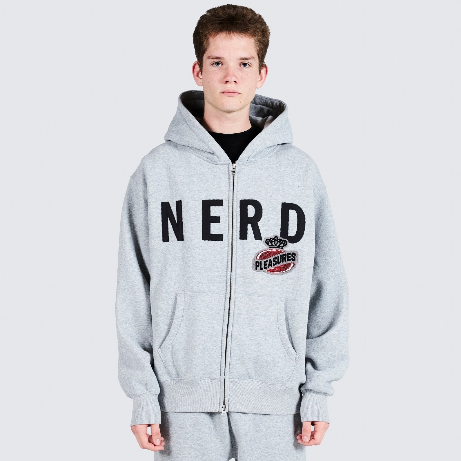 ��PLEASURES/�ץ쥸�㡼����N.E.R.D.��NERD ZIP UP HOODIE �ѡ����� / HEATHER GREY