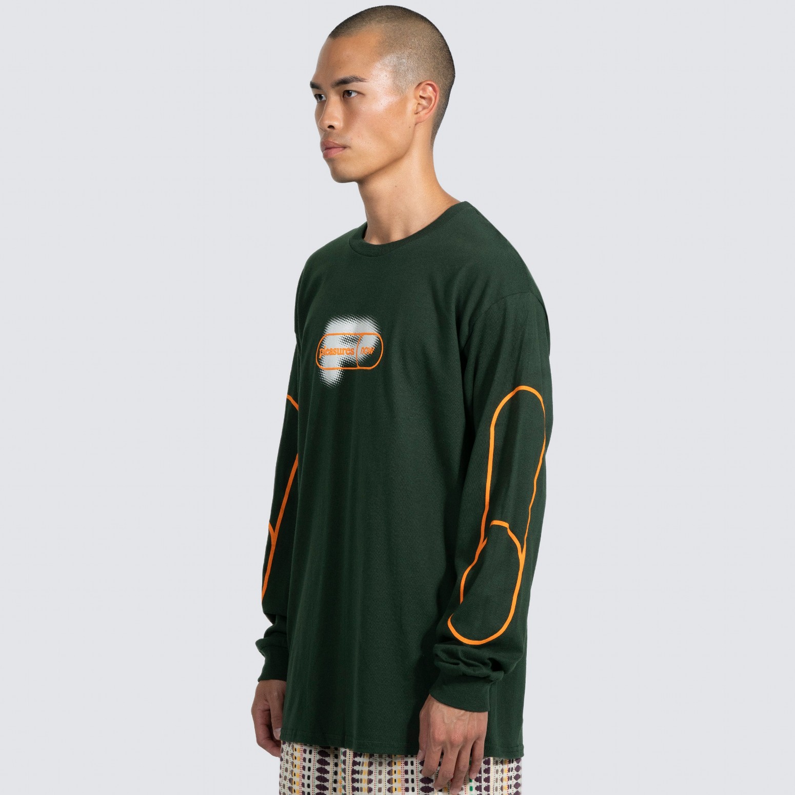 ��PLEASURES/�ץ쥸�㡼����PIXEL P LONG SLEEVE ĹµT����� / FOREST GREEN