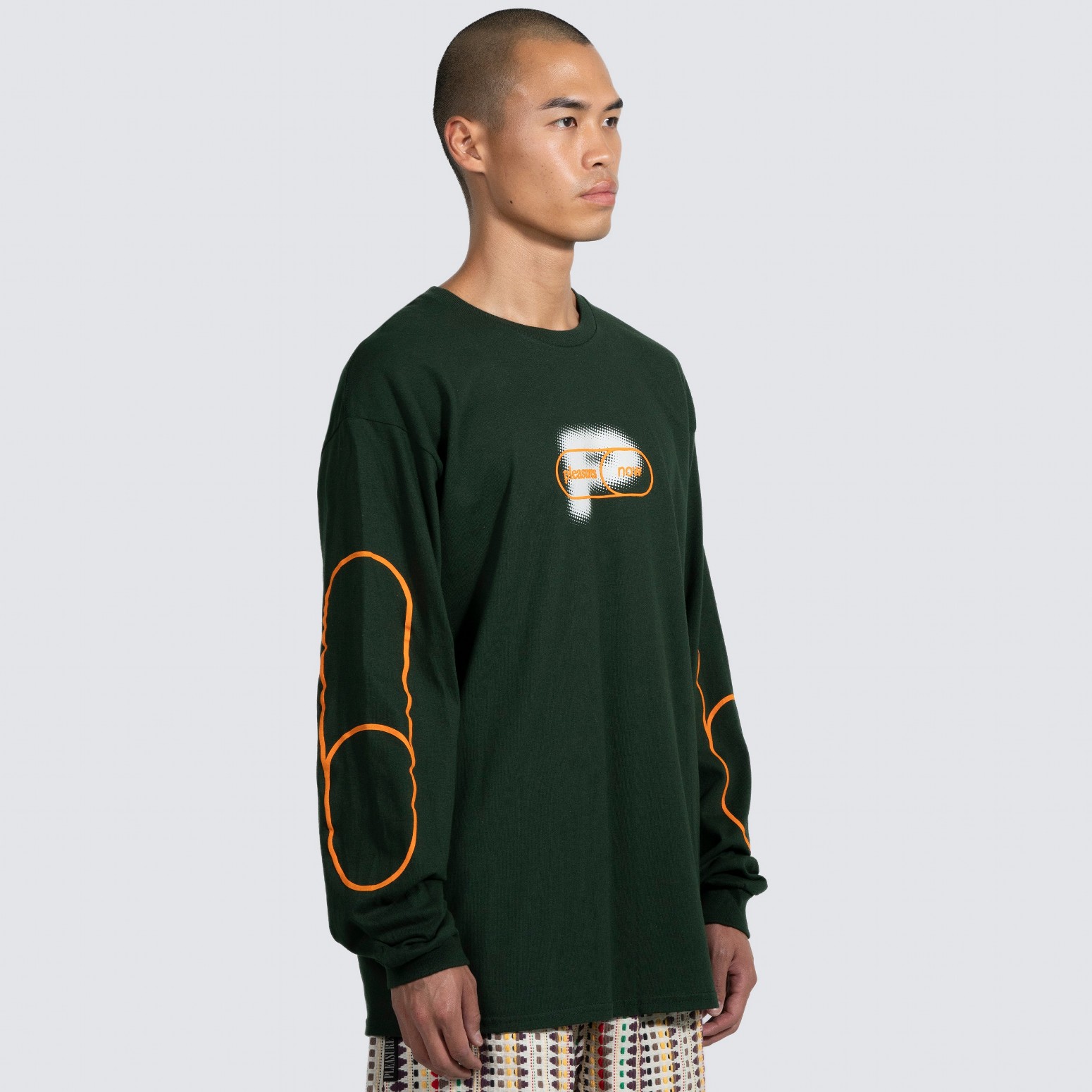 ��PLEASURES/�ץ쥸�㡼����PIXEL P LONG SLEEVE ĹµT����� / FOREST GREEN