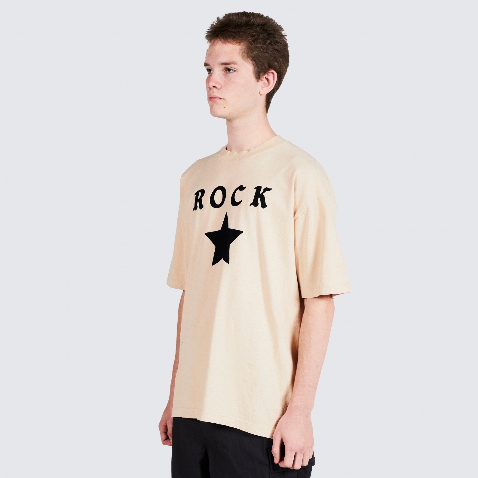 PLEASURES/ץ쥸㡼N.E.R.D.ROCKSTAR T-SHIRT T / TAN