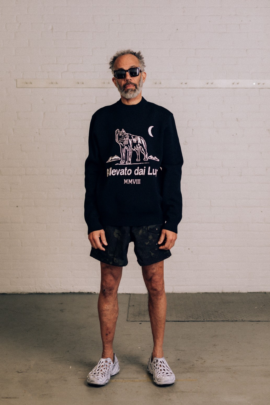 ��RAISED BY WOLVES/�쥤���ɥХ�����֥���CLUB SWEATER �������� / BLACK