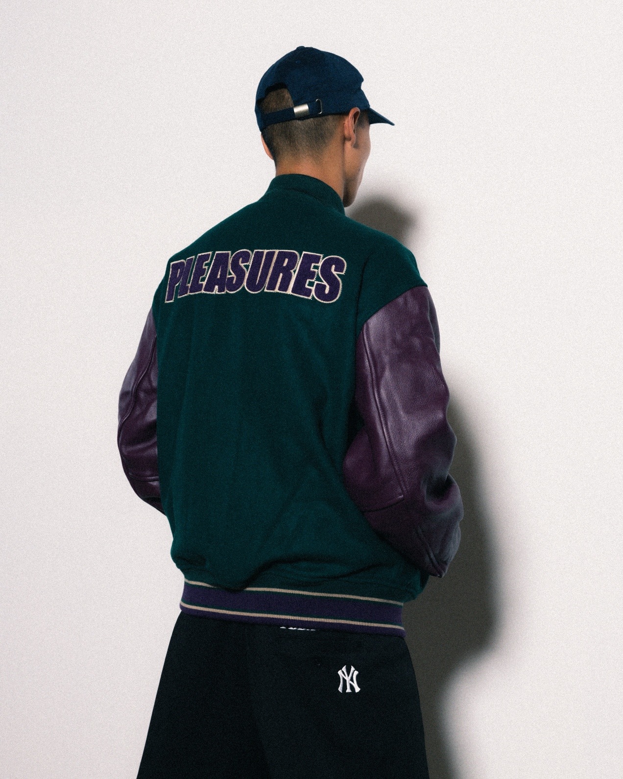 ��PLEASURES/�ץ쥸�㡼����FAN VARSITY JACKET �С����ƥ����㥱�å� / GREEN