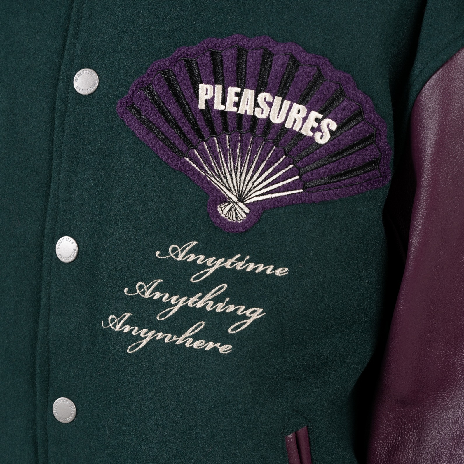 ��PLEASURES/�ץ쥸�㡼����FAN VARSITY JACKET �С����ƥ����㥱�å� / GREEN