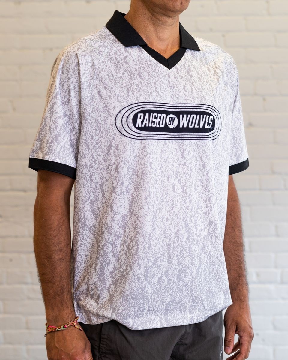 RAISED BY WOLVES/쥤ɥХ֥SOCCER JERSEY ȾµT / WHITE