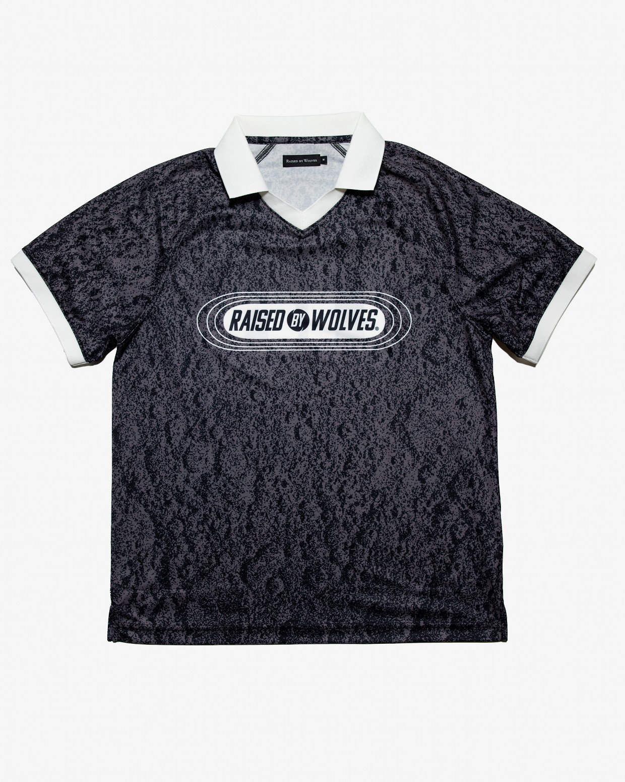 ��RAISED BY WOLVES/�쥤���ɥХ�����֥���SOCCER JERSEY ȾµT����� / BLACK