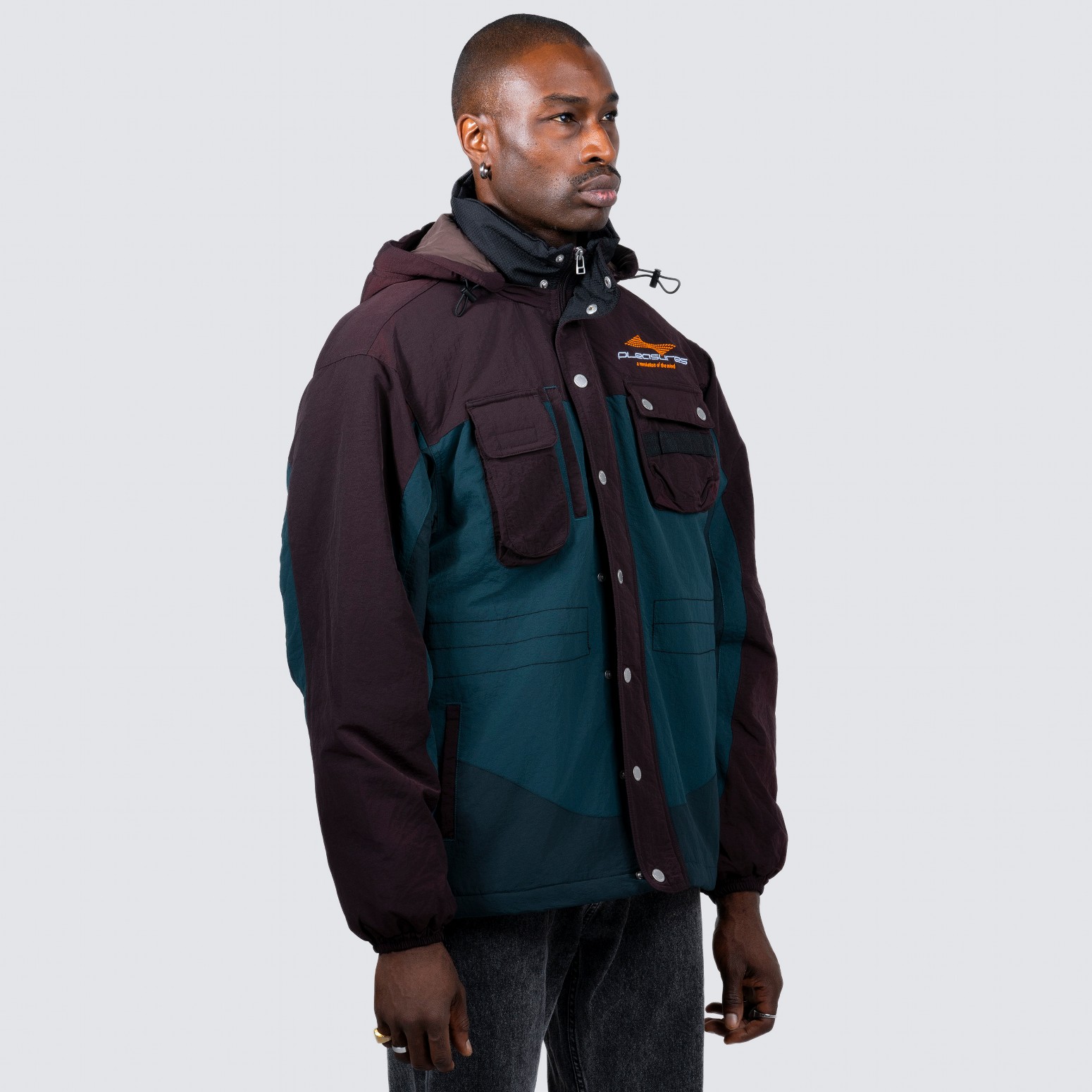 ��PLEASURES/�ץ쥸�㡼����REVOLUTION OUTDOOR JACKET �����ȥɥ����㥱�å� / BROWN