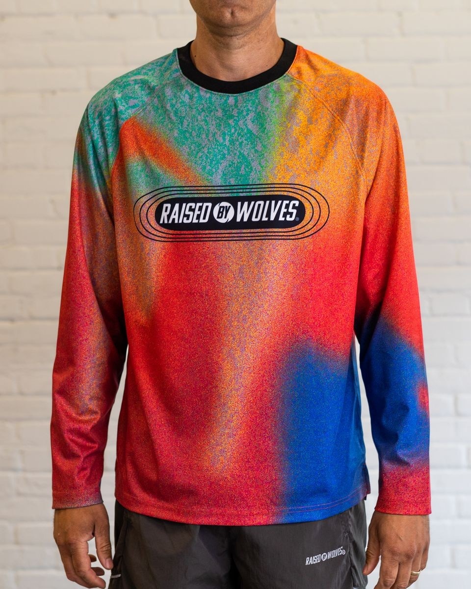 ��RAISED BY WOLVES/�쥤���ɥХ�����֥���GOALIE JERSEY ĹµT����� / MINERAL