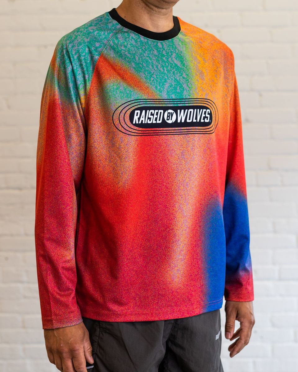 ��RAISED BY WOLVES/�쥤���ɥХ�����֥���GOALIE JERSEY ĹµT����� / MINERAL