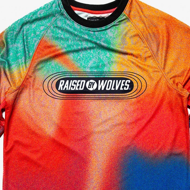 ��RAISED BY WOLVES/�쥤���ɥХ�����֥���GOALIE JERSEY ĹµT����� / MINERAL