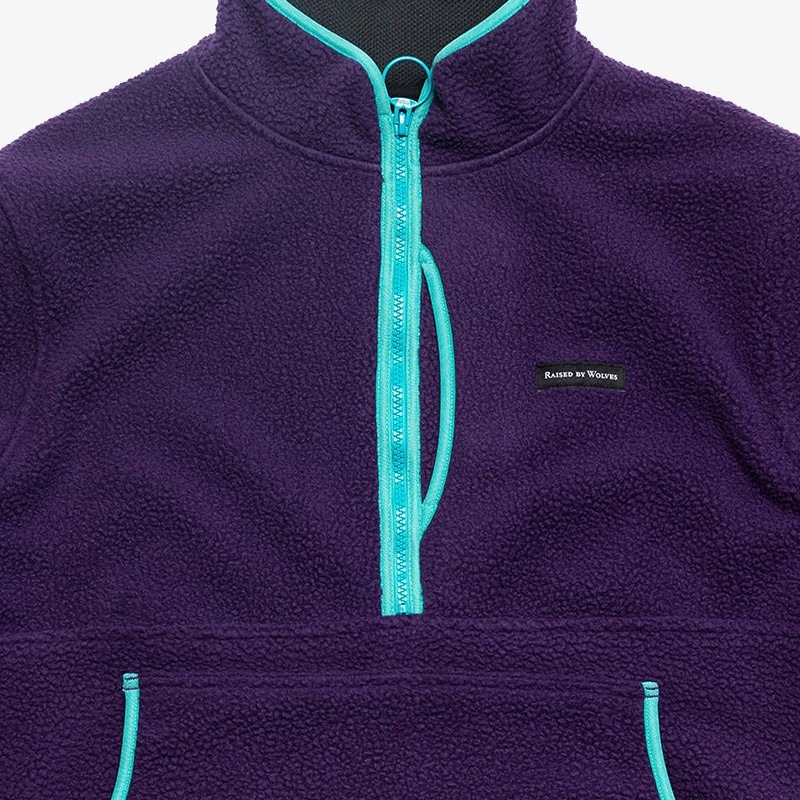 ��RAISED BY WOLVES/�쥤���ɥХ�����֥���SHERPA FLEECE HALF-ZIP �ϡ��ե��å� / AUBERGINE