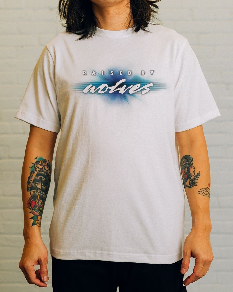 ��RAISED BY WOLVES/�쥤���ɥХ�����֥���MYSTERIES TEE ȾµT����� / WHITE