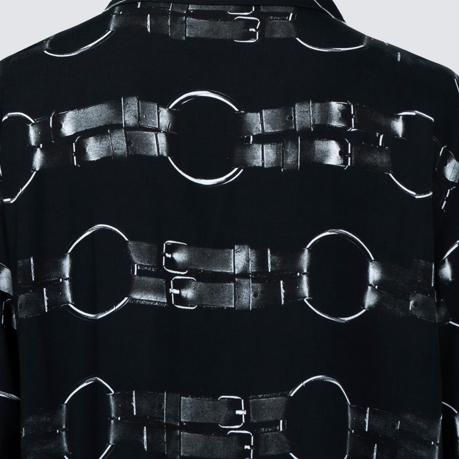 ��PLEASURES/�ץ쥸�㡼����STRAPS BUTTON DOWN Ⱦµ����� / BLACK