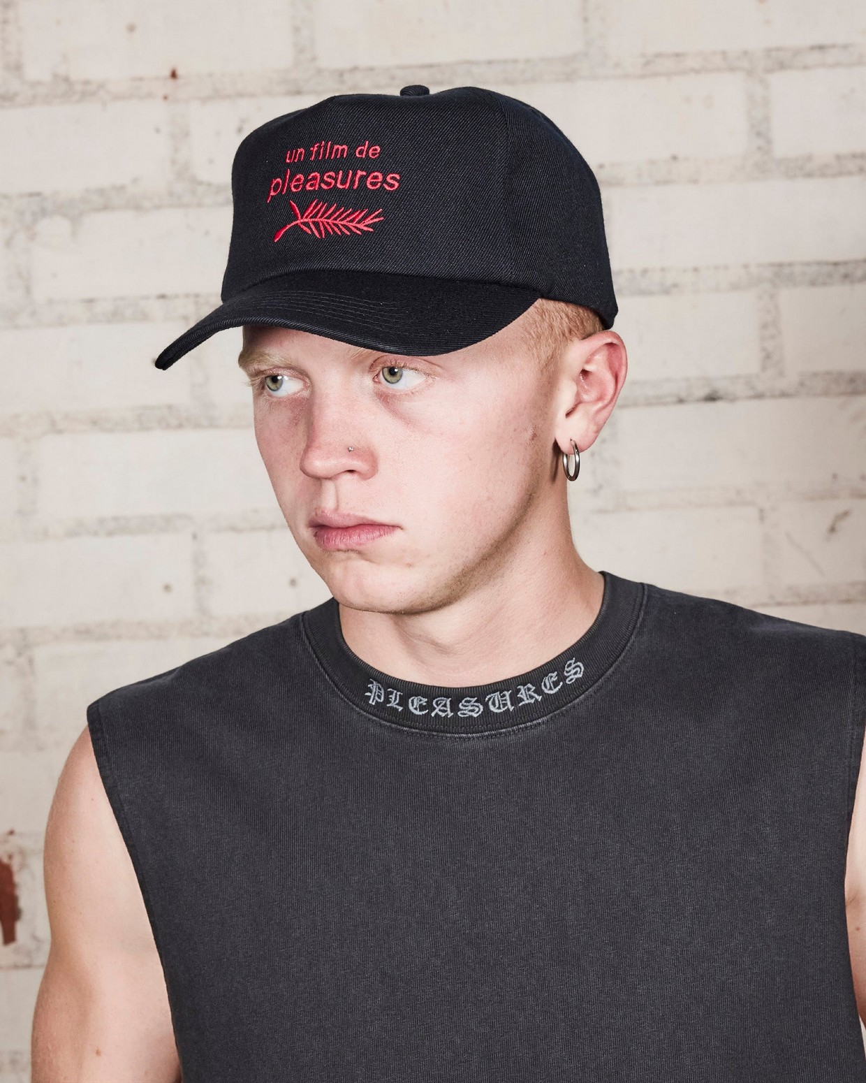 ��PLEASURES/�ץ쥸�㡼����FILM SNAPBACK ����å� / BLACK