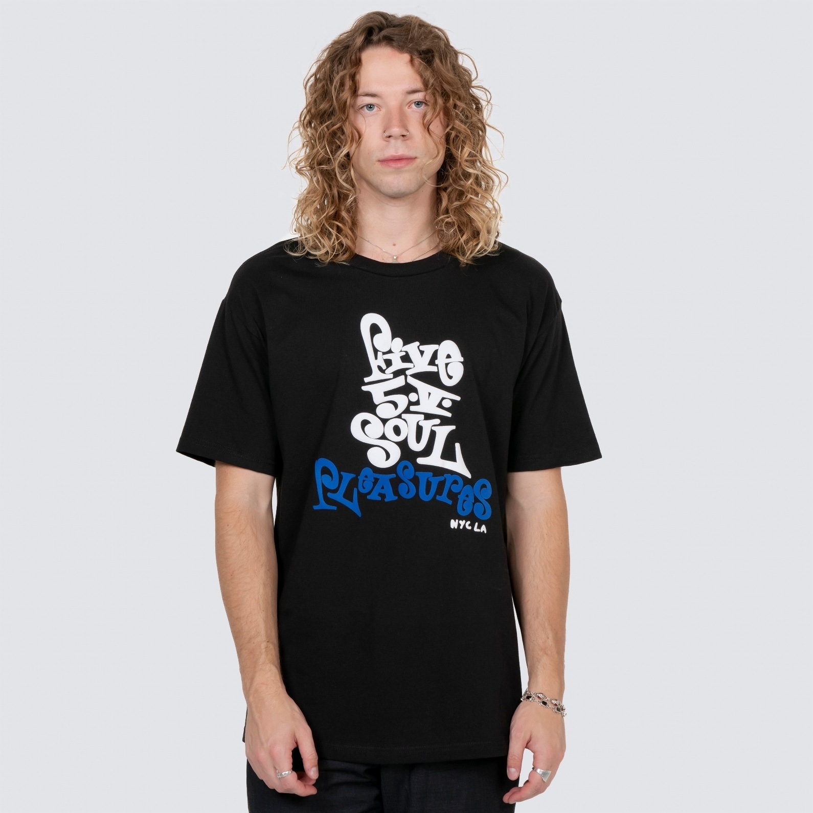 ��PLEASURES/�ץ쥸�㡼����555 SOUL/�ȥ�ץ�ե����֥������FIVE 5 V T-SHIRT T����� / BLACK