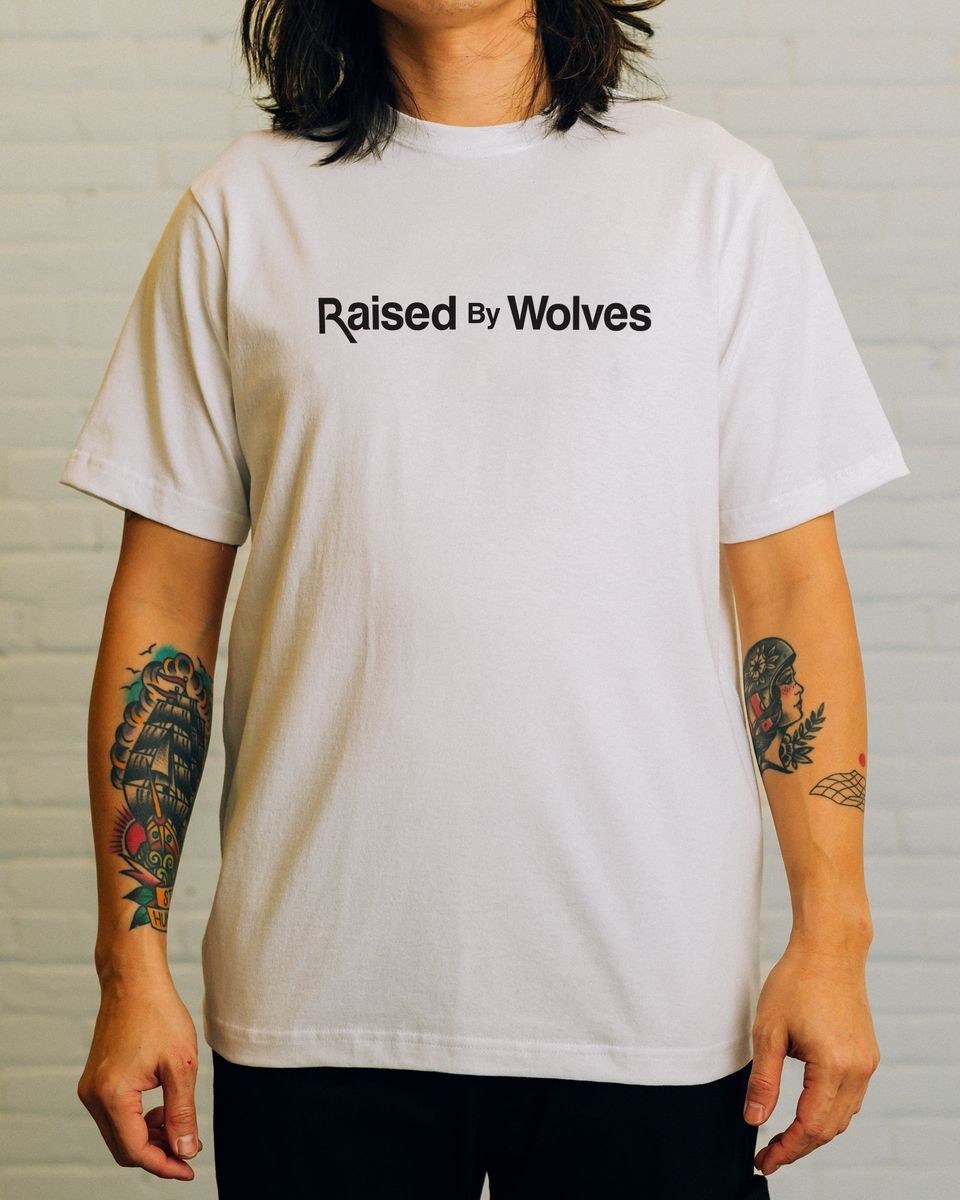 ��RAISED BY WOLVES/�쥤���ɥХ�����֥���ROSA NERA TEE ȾµT����� / WHITE