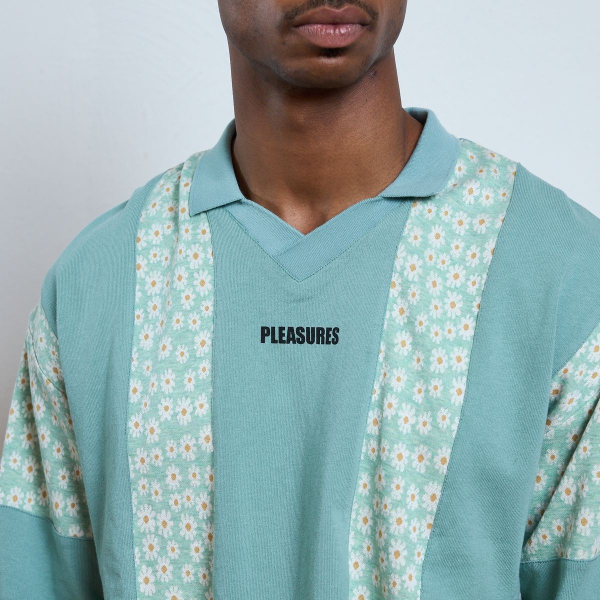 ��PLEASURES/�ץ쥸�㡼����SOUNDS RUGBY POLO �ݥ������ / MATCHA