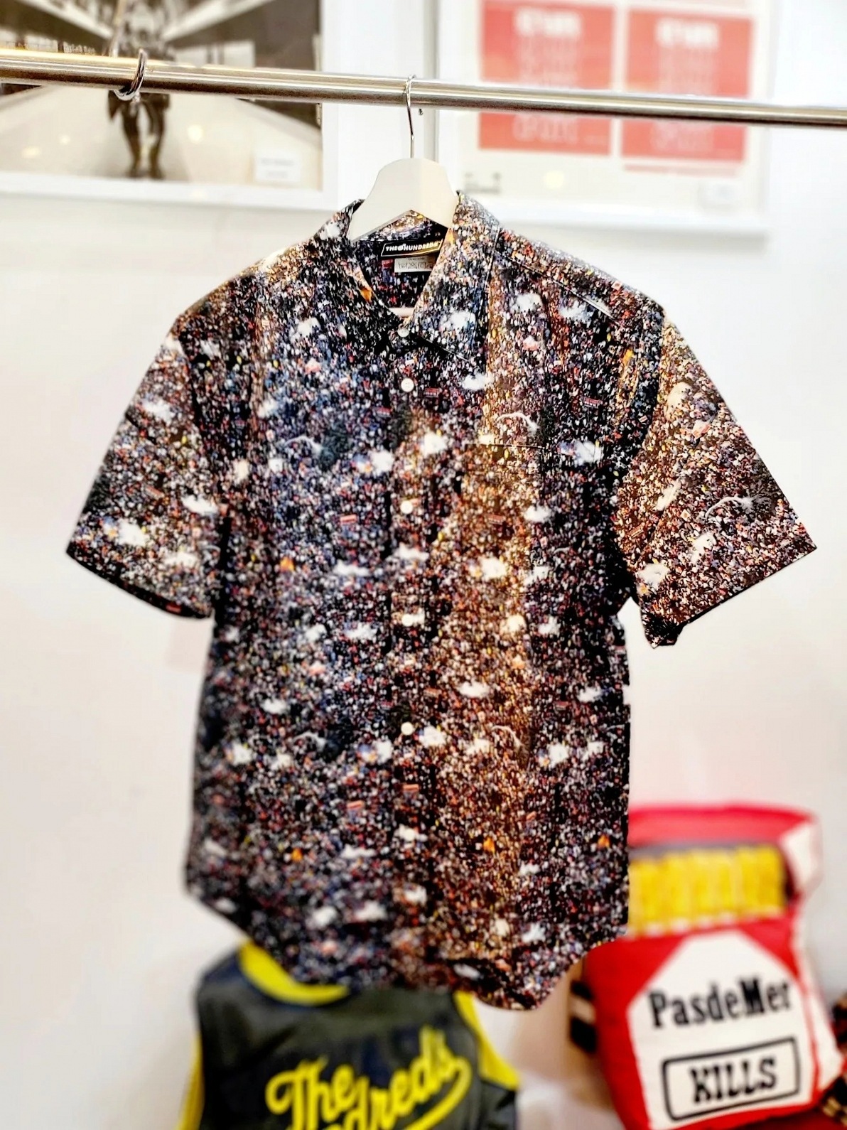 ��THE HUNDREDS/�����ϥ�ɥ�åġ�CROWD SS WOVEN Ⱦµ����� / MULTI