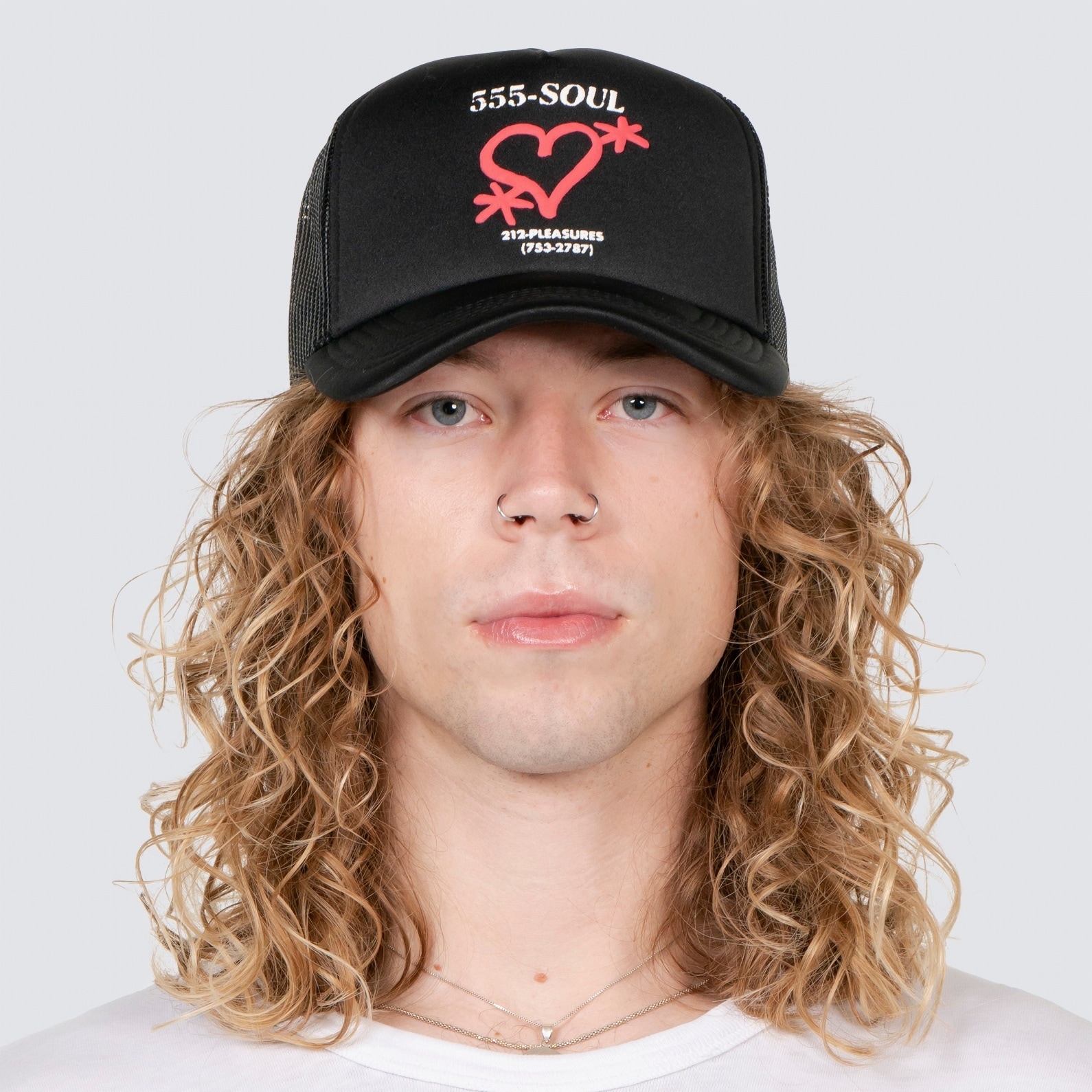 ��PLEASURES/�ץ쥸�㡼����555 SOUL/�ȥ�ץ�ե����֥������BIZ CARD TRUCKER CAP ����å� / BLACK
