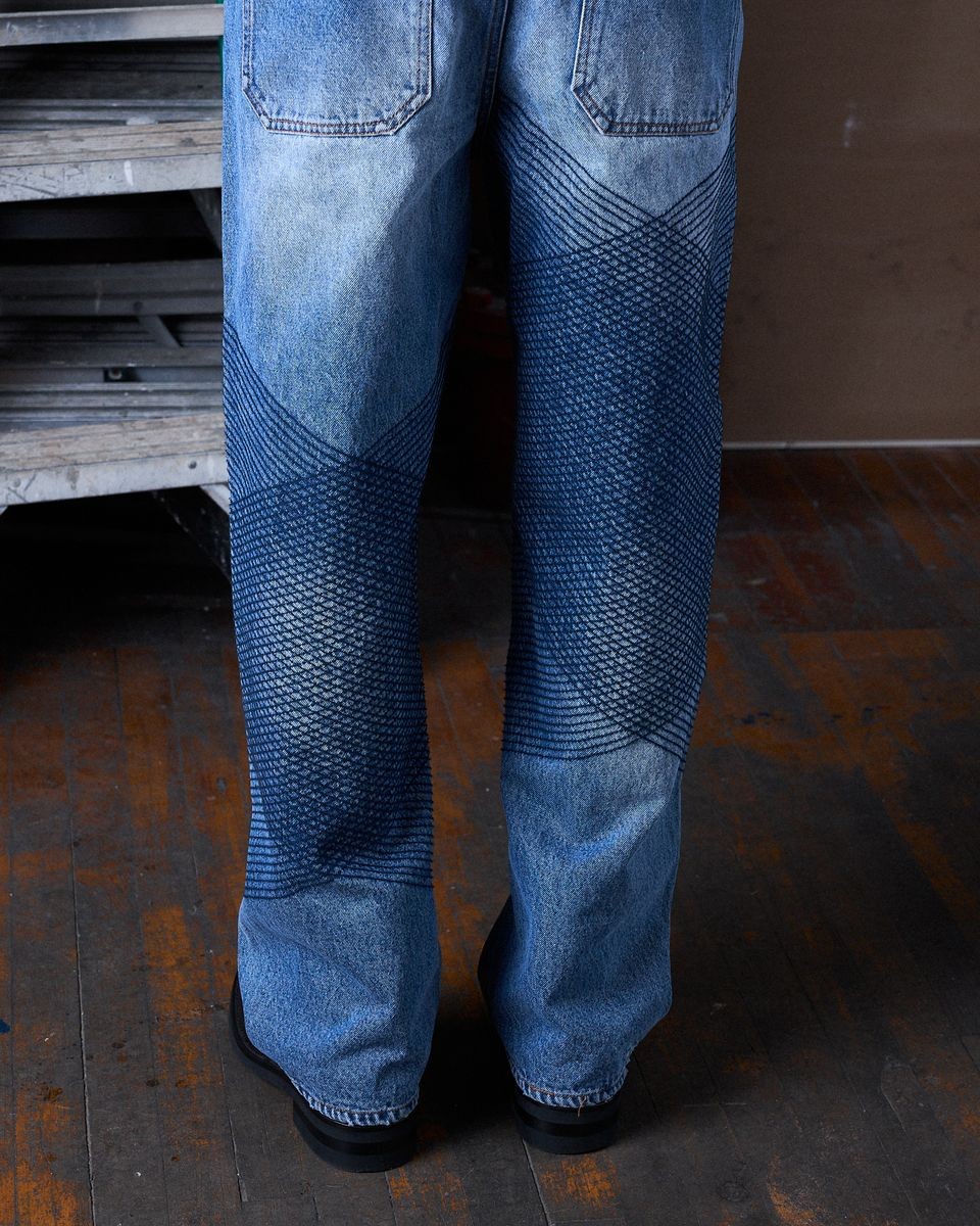 PLEASURES/ץ쥸㡼GRID EMBROIDERED BAGGY JEANS ǥ˥ѥ / INDIGO
