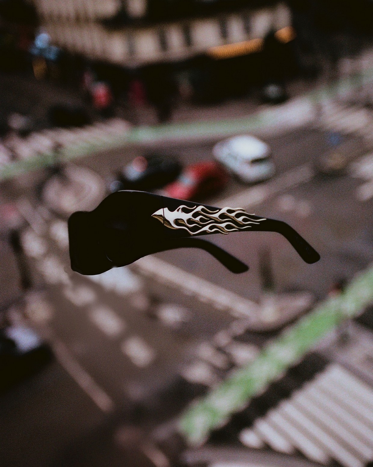 PLEASURES/ץ쥸㡼EAZY SUNGLASSES 󥰥饹 / BLACK