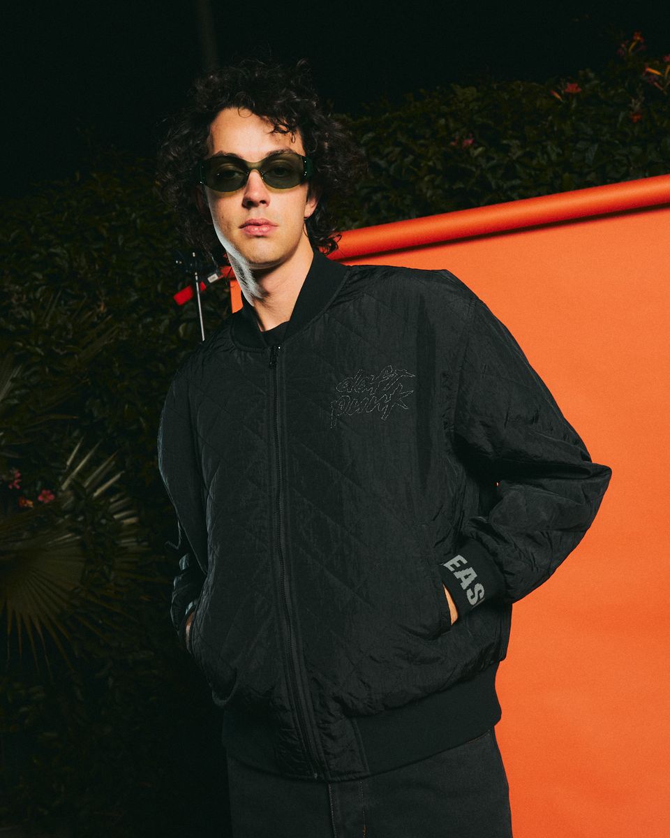 ��PLEASURES/�ץ쥸�㡼����DAFT PUNK/���եȡ��ѥ󥯡�DAFT CLUB REVERSIBLE BOMBER �ܥ�С����㥱�å� / BLACK