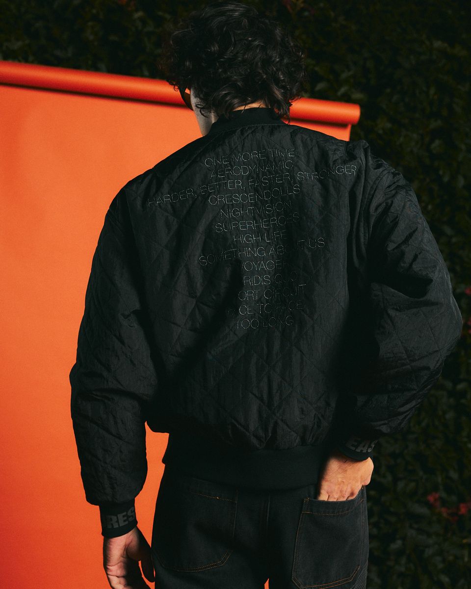 ��PLEASURES/�ץ쥸�㡼����DAFT PUNK/���եȡ��ѥ󥯡�DAFT CLUB REVERSIBLE BOMBER �ܥ�С����㥱�å� / BLACK