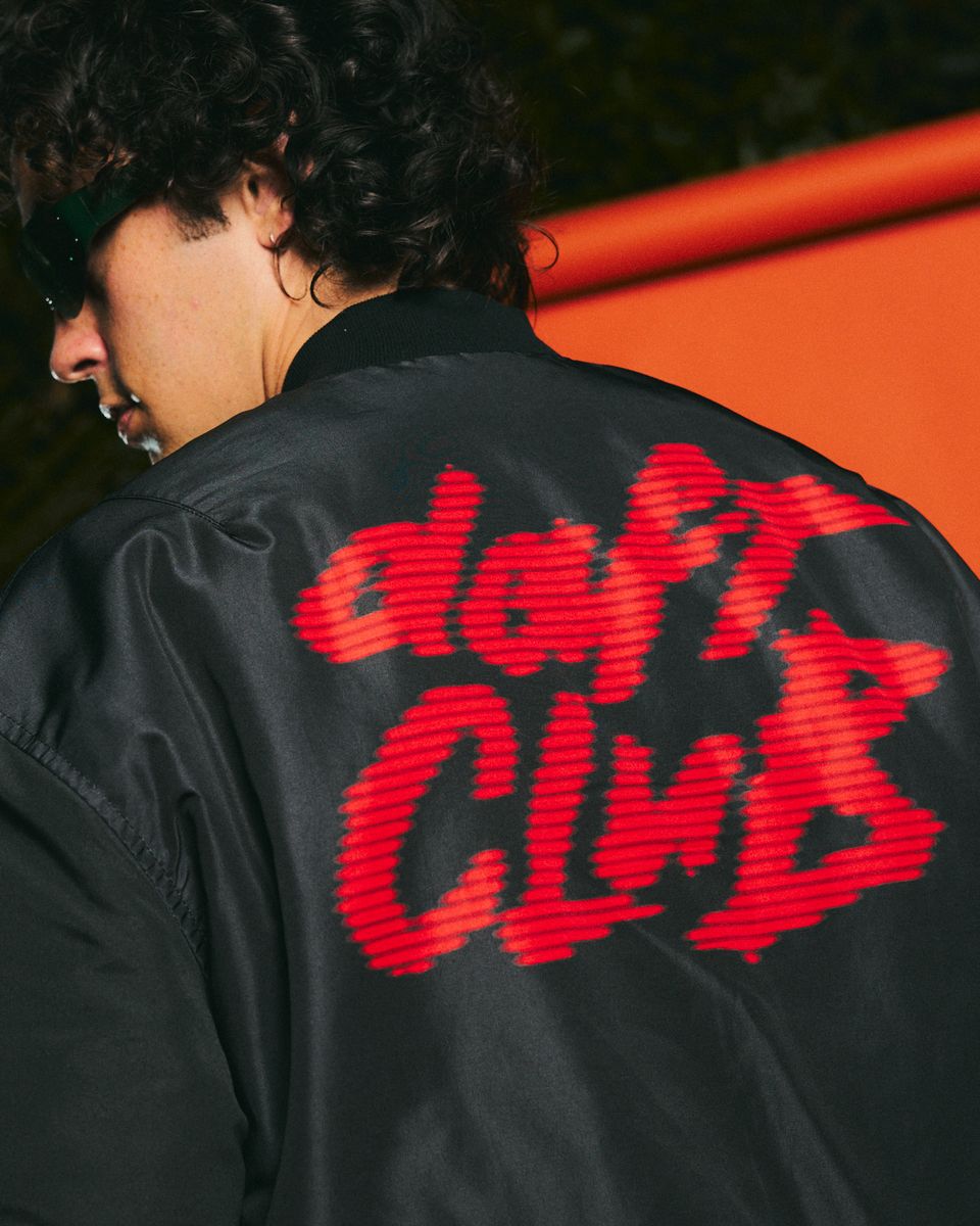 ��PLEASURES/�ץ쥸�㡼����DAFT PUNK/���եȡ��ѥ󥯡�DAFT CLUB REVERSIBLE BOMBER �ܥ�С����㥱�å� / BLACK
