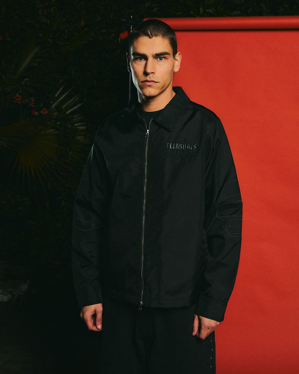 ��PLEASURES/�ץ쥸�㡼����DAFT PUNK/���եȡ��ѥ󥯡�HELMETS NYLON WORK JACKET ������㥱�å� / BLACK