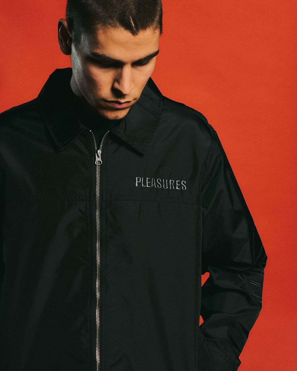 ��PLEASURES/�ץ쥸�㡼����DAFT PUNK/���եȡ��ѥ󥯡�HELMETS NYLON WORK JACKET ������㥱�å� / BLACK