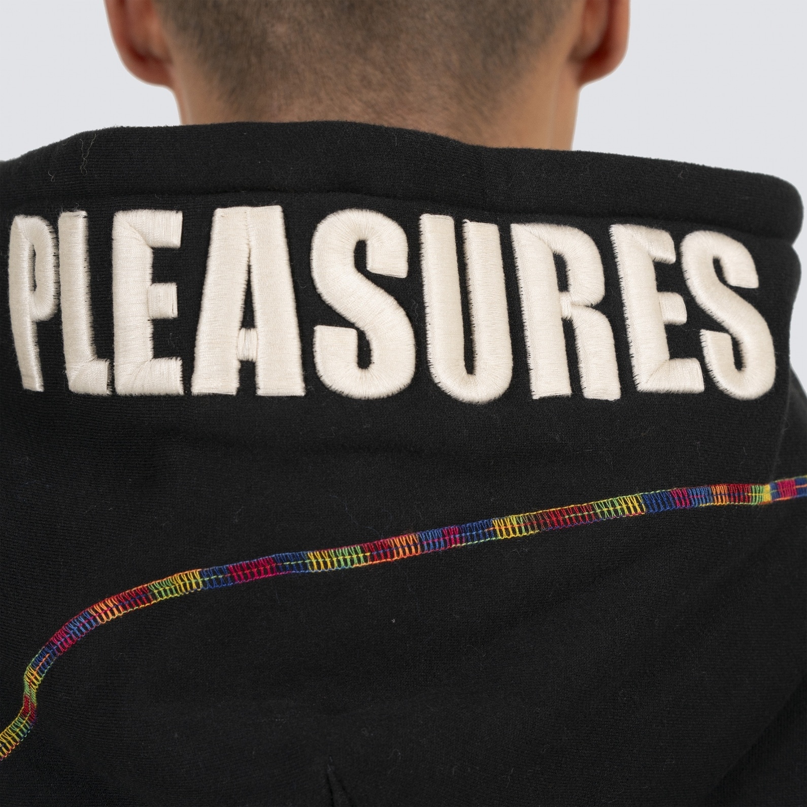 ��PLEASURES/�ץ쥸�㡼����VEIN HOODIE �ѡ����� / BLACK