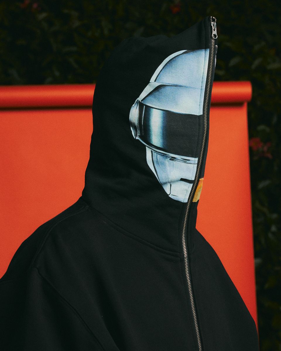 ��PLEASURES/�ץ쥸�㡼����DAFT PUNK/���եȡ��ѥ󥯡�RAM ZIP HOODIE �С����� / BLACK
