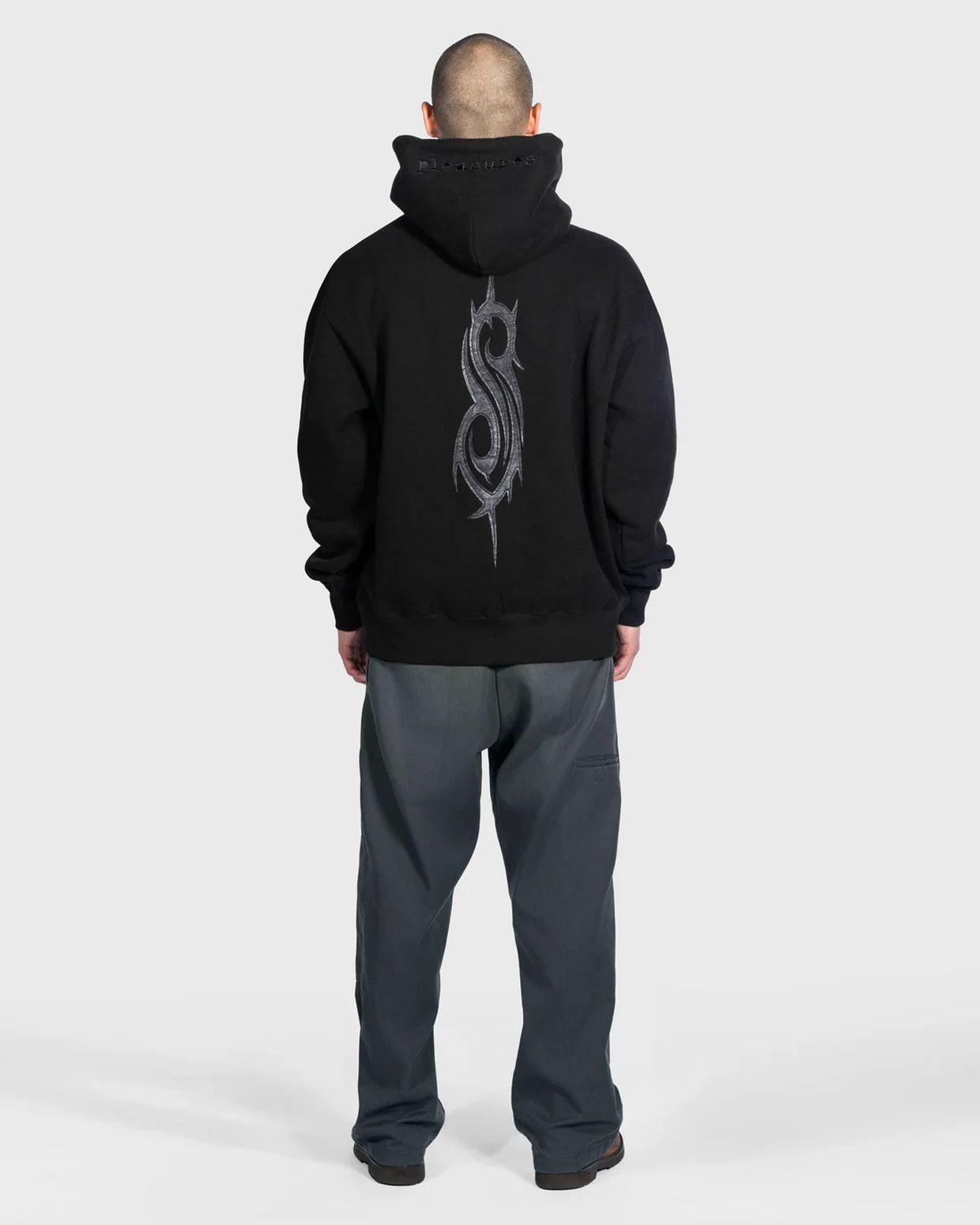 ��PLEASURES/�ץ쥸�㡼����SLIPKNOT/����åץΥåȡ�DEBUT HOODIE �ѡ����� / BLACK