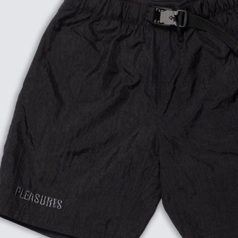 ��PLEASURES/�ץ쥸�㡼����DAFT PUNK/���եȡ��ѥ󥯡�CRUSH HIKING SHORTS ���硼�ȥѥ�� / BLACK