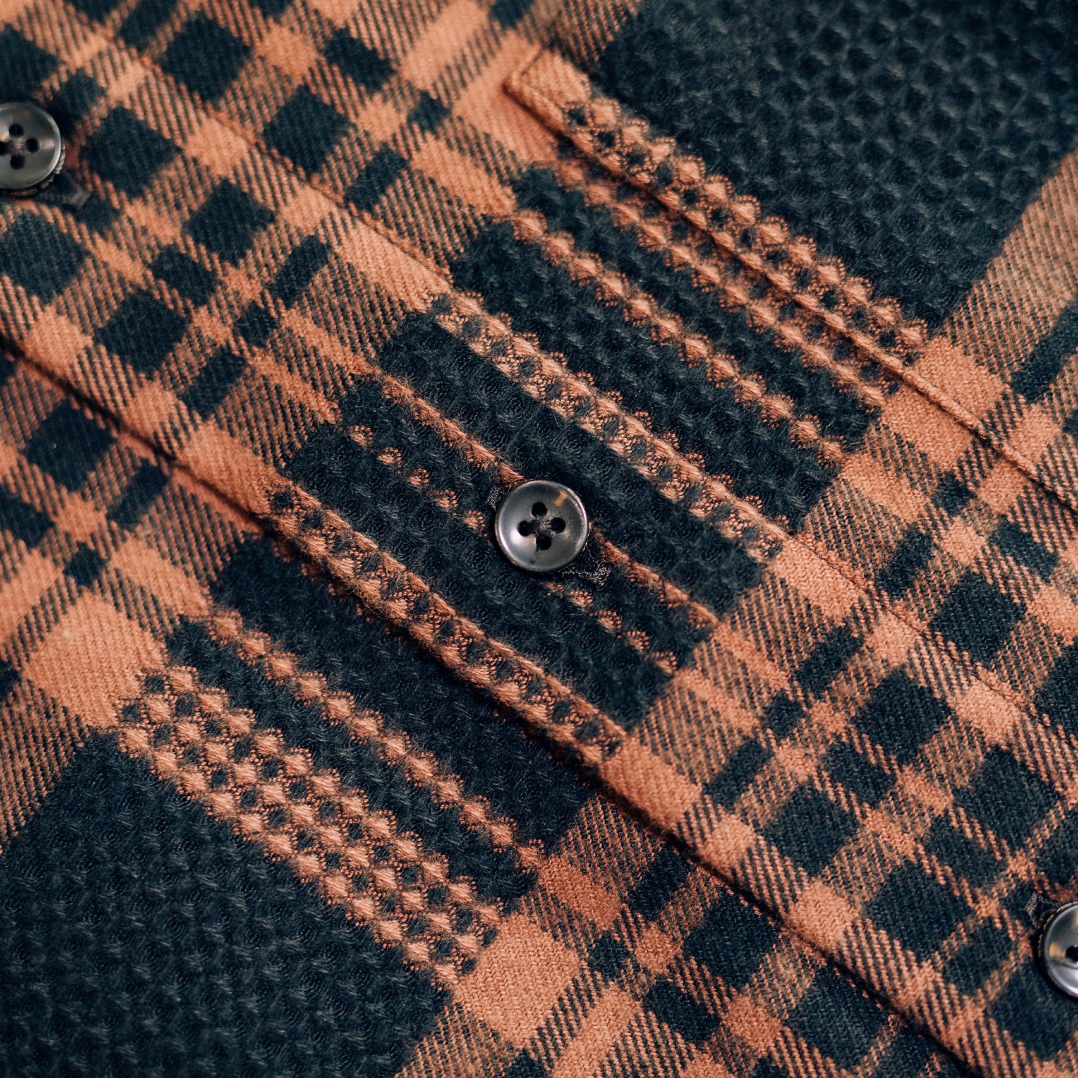 RAISED BY WOLVES/쥤ɥХ֥WAFFLE PLAID BUTTON-UP SHIRT Ĺµ / BROWN