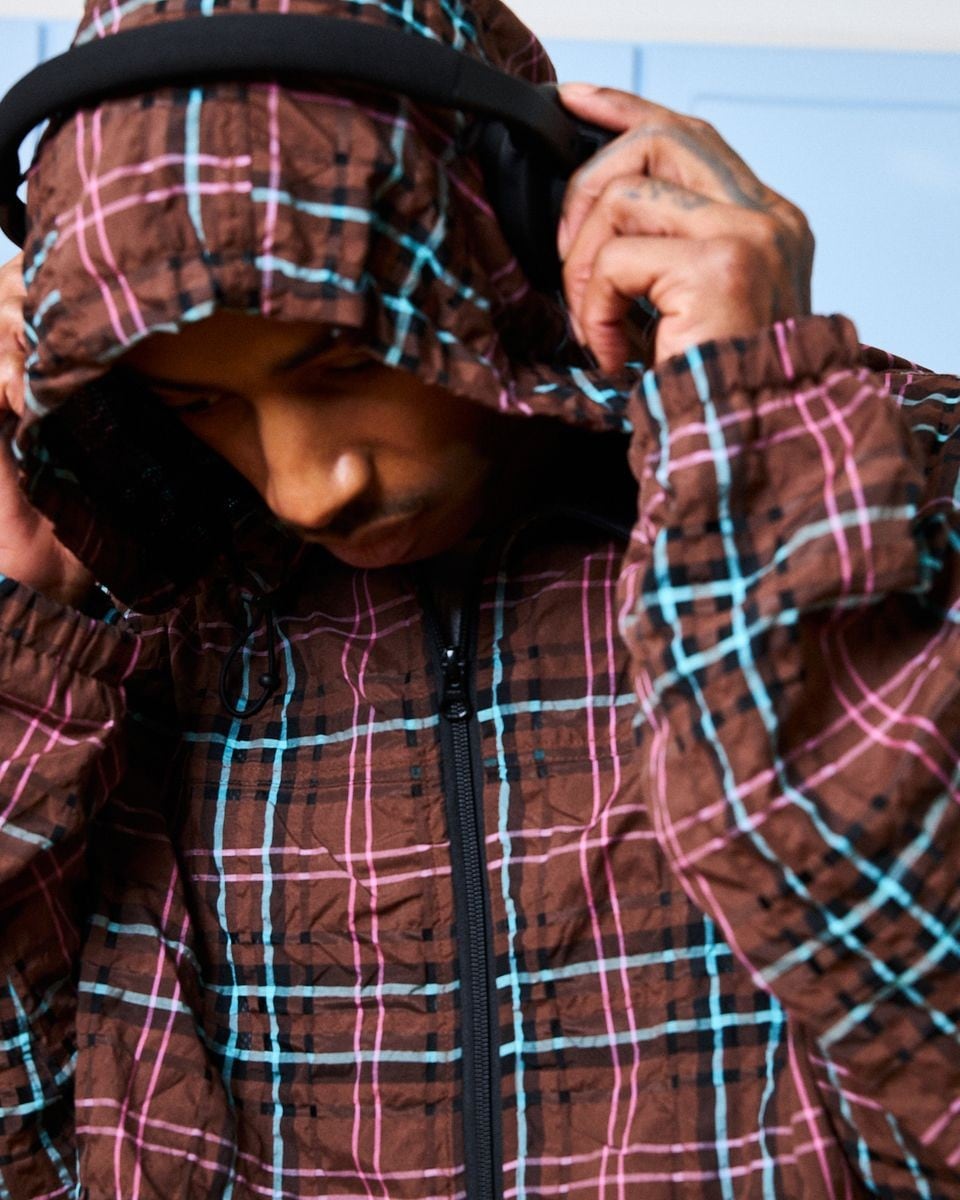 ��PLEASURES/�ץ쥸�㡼����BOILER ROOM��PRACTICE HOODED JACKET ���㥱�å� / BROWN