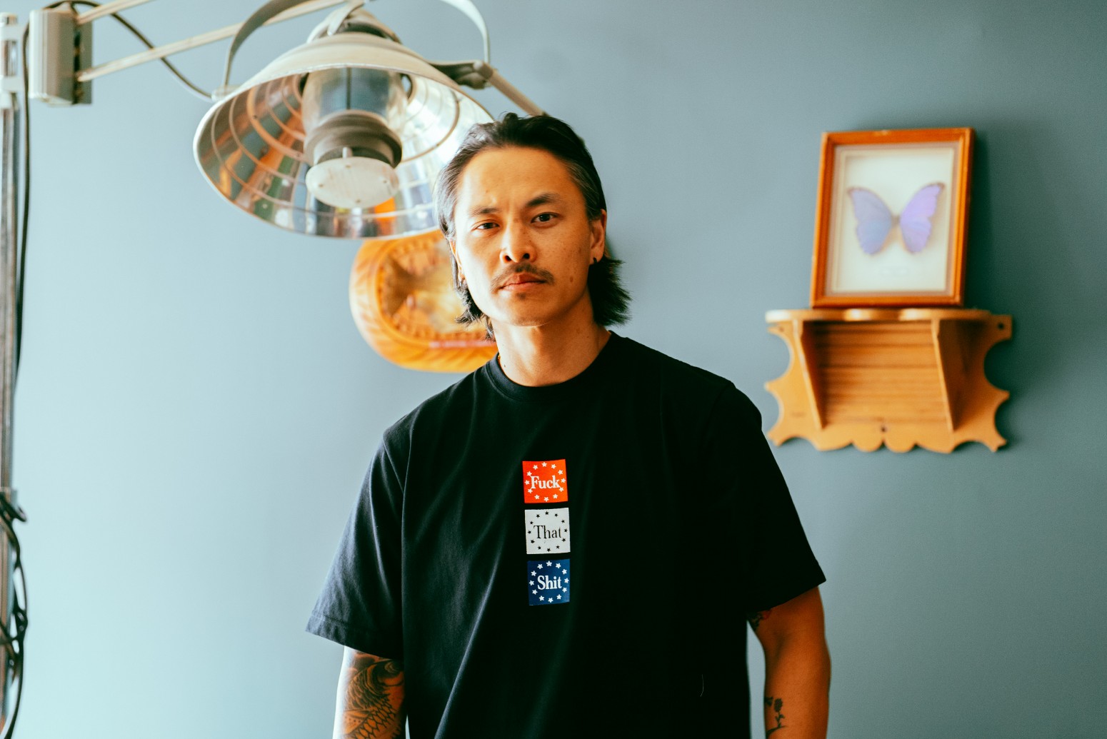 ��RAISED BY WOLVES/�쥤���ɥХ�����֥���FTS TEE T����� / BLACK